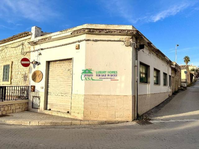 Locale Commerciale in vendita a Cava D'aliga, Sicilia