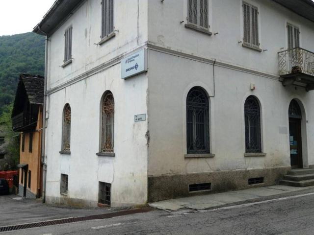 Locale Commerciale in vendita a Piemonte, Vercelli