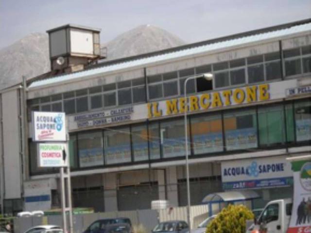 Locale Commerciale in vendita a Scurcola Marsicana, Abruzzo