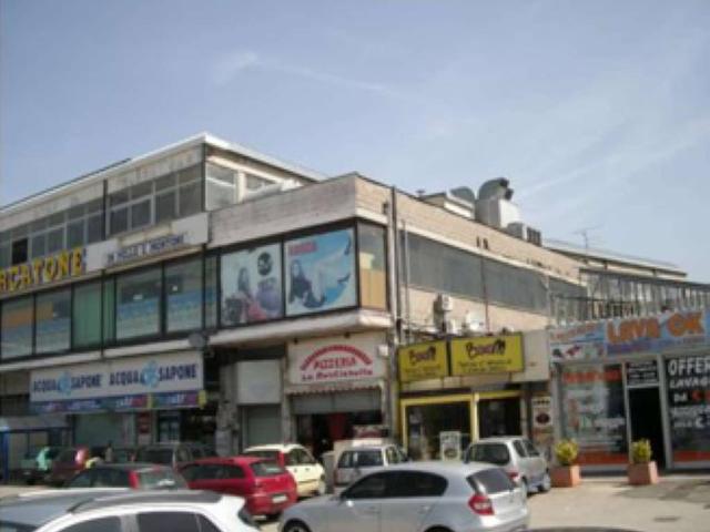 Locale Commerciale in vendita a Scurcola Marsicana, Abruzzo