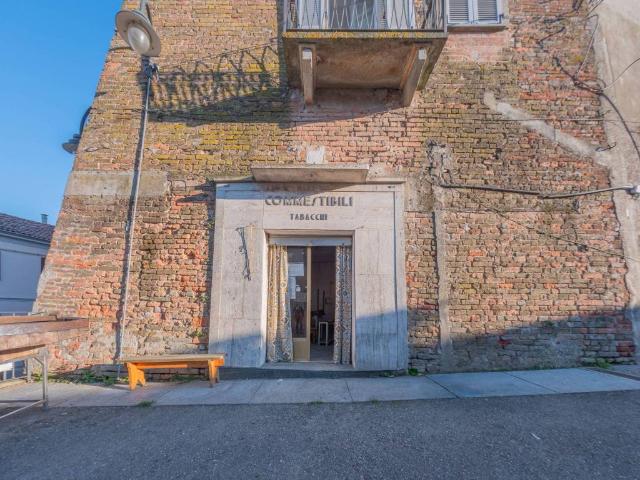 Locale Commerciale in vendita a Piemonte, Asti