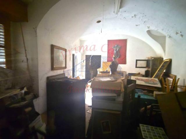 Locale Commerciale in vendita a Scurzolengo, Asti