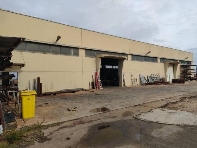 Locale Commerciale in vendita a Puglia, Lecce