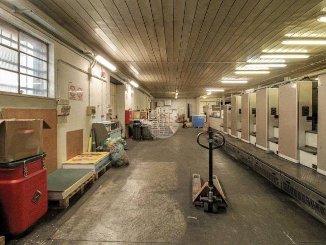 Locale Commerciale in vendita a Secugnago, Lombardia