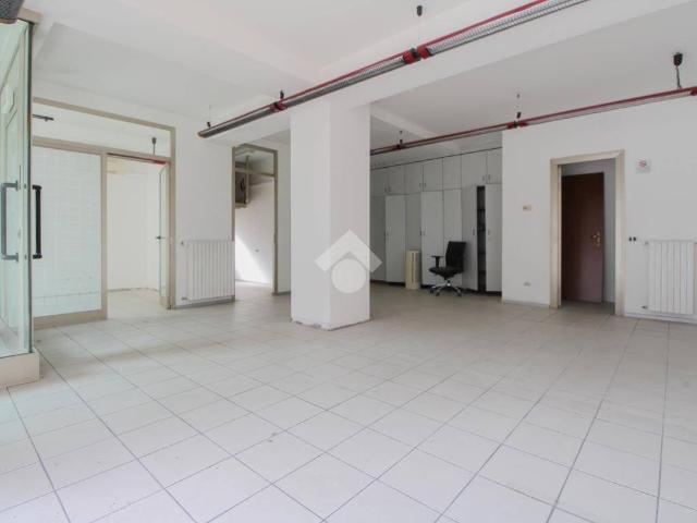 Locale Commerciale in vendita a Comunità Montana della Valle Brembana, Sedrina