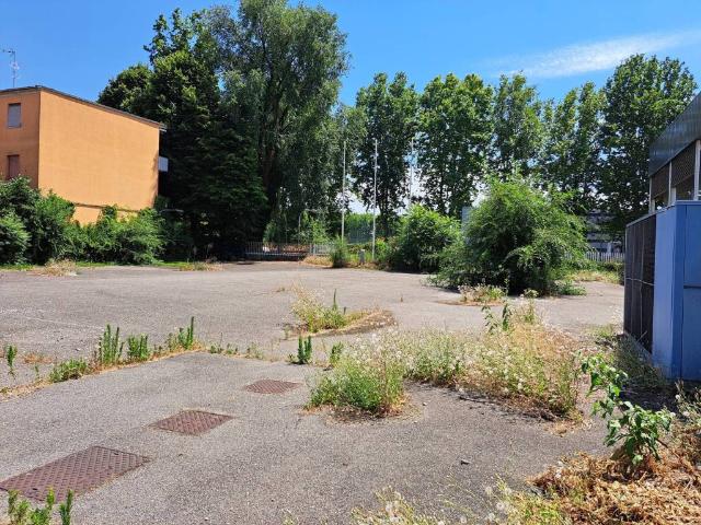 Locale Commerciale in vendita a Novegro, Segrate