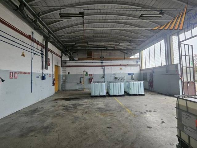 Locale Commerciale in vendita a San Felice, Segrate