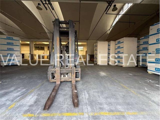 Locale Commerciale in vendita a Rovagnasco, Segrate