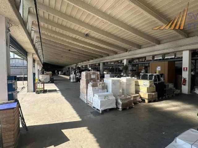Locale Commerciale in vendita a Redecesio, Segrate