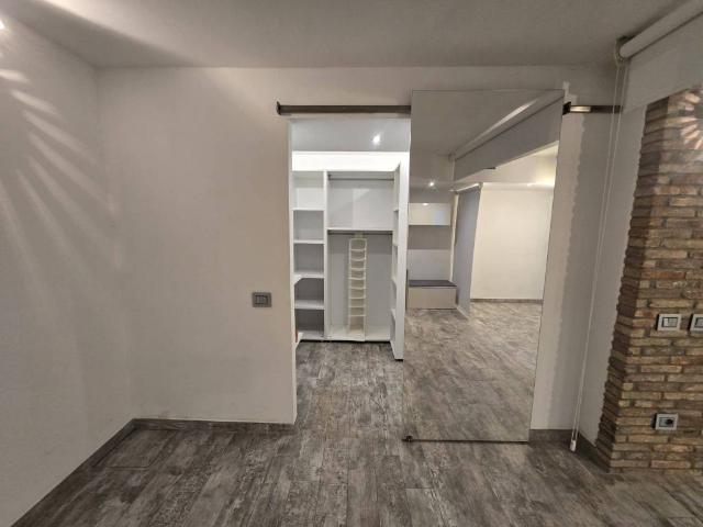 Locale Commerciale in vendita a San Felice, Segrate