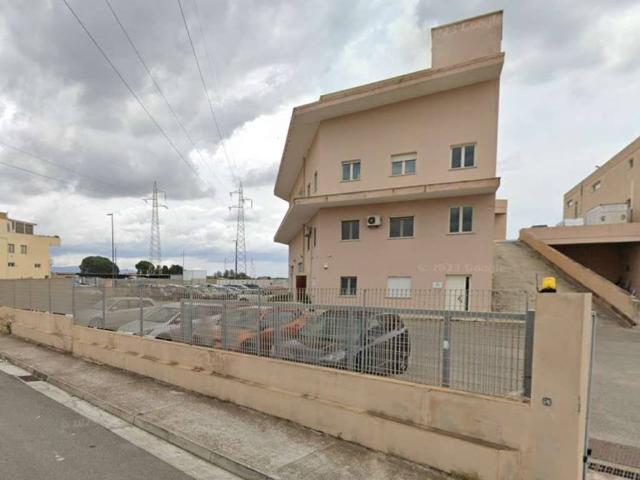 Locale Commerciale in vendita a Selargius, Sardigna/Sardegna
