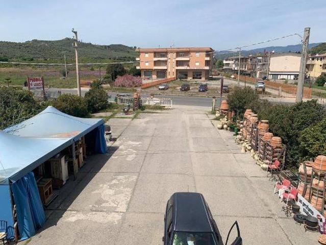 Locale Commerciale in vendita a Calabria, Catanzaro