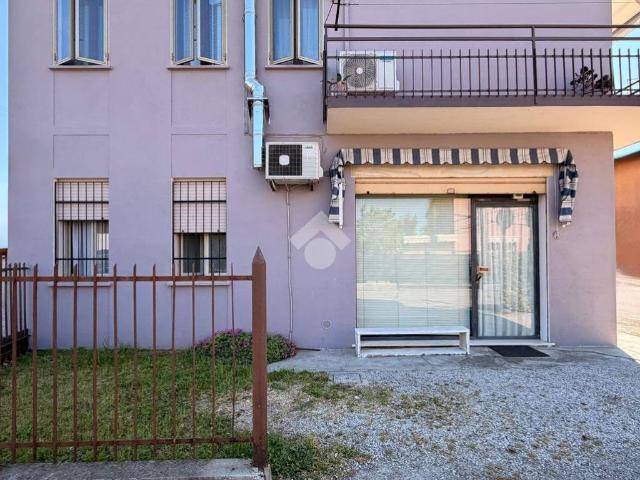 Locale Commerciale in vendita a Caselle, Selvazzano Dentro