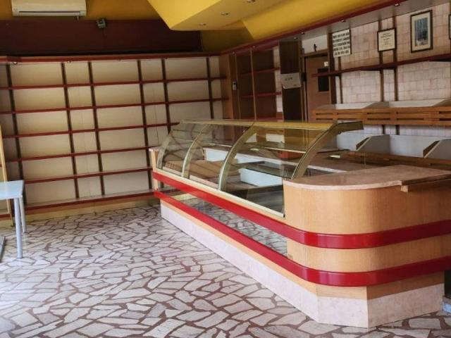 Locale Commerciale in vendita a Caselle, Selvazzano Dentro
