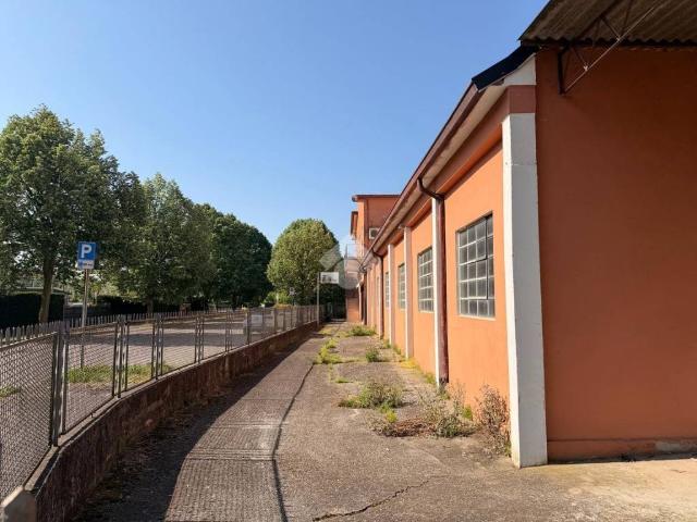 Locale Commerciale in vendita a Selvazzano Dentro, Veneto