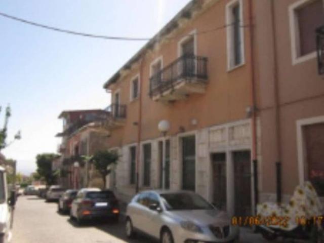 Locale Commerciale in vendita a Calabria, Reggio Calabria
