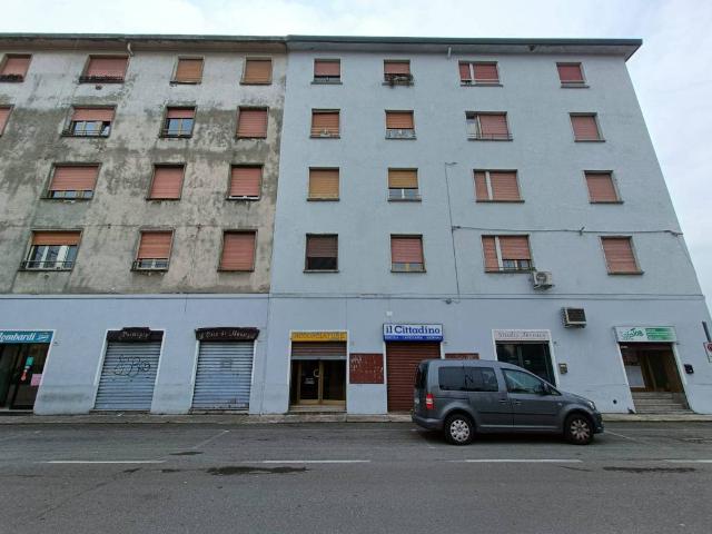 Locale Commerciale in vendita a Castelletto, Senago