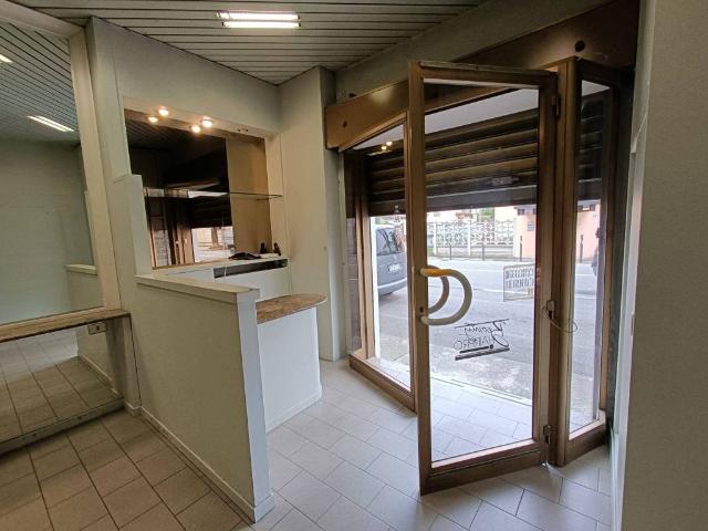 Locale Commerciale in vendita a Castelletto, Senago