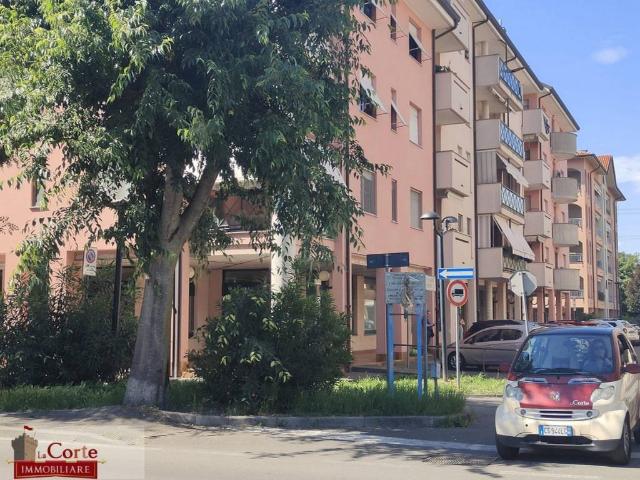 Locale Commerciale in vendita a Castelletto, Senago
