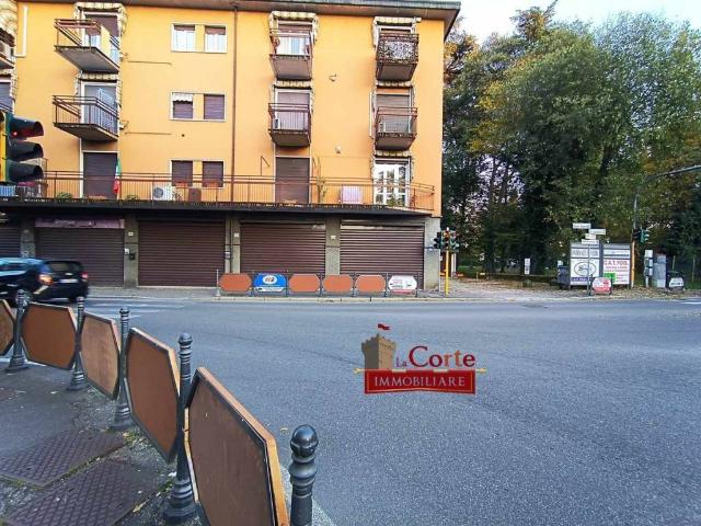 Locale Commerciale in vendita a Senago, Lombardia