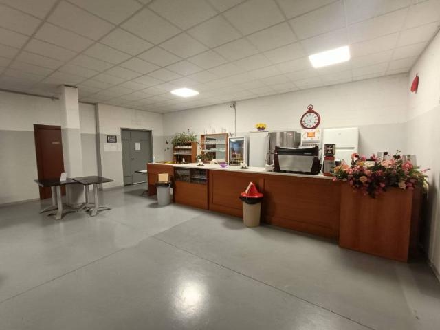 Locale Commerciale in vendita a Castelletto, Senago