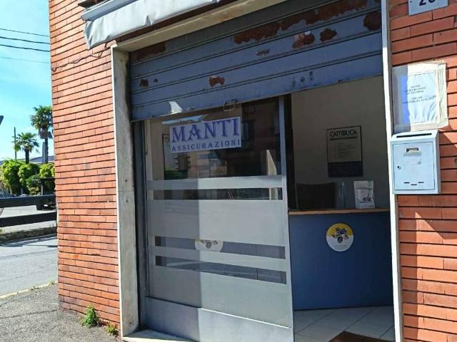 Locale Commerciale in vendita a Senago, Lombardia