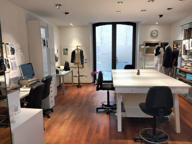 Locale Commerciale in vendita a Rione Porto, Marche