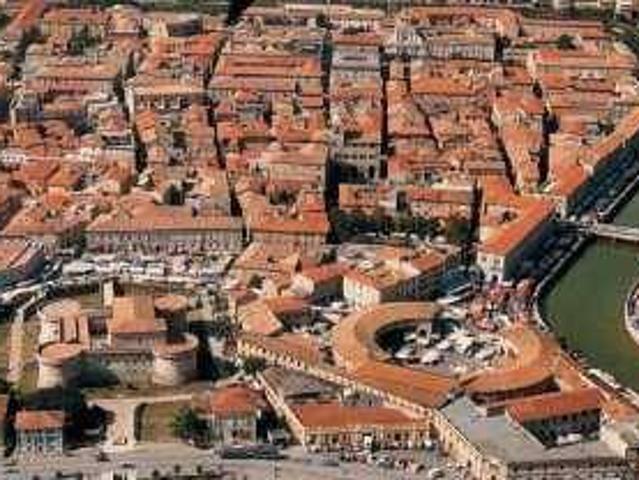 Locale Commerciale in vendita a Rione Porto, Marche
