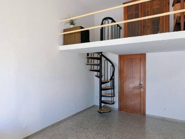 Locale Commerciale in vendita a Rione Porto, Marche