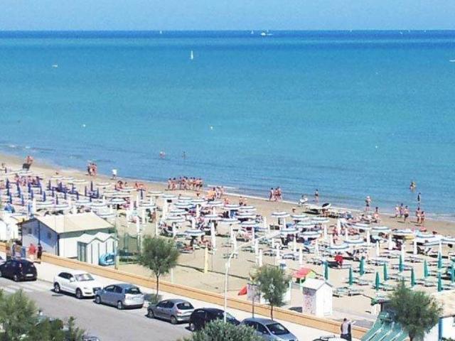 Locale Commerciale in vendita a Rione Porto, Marche