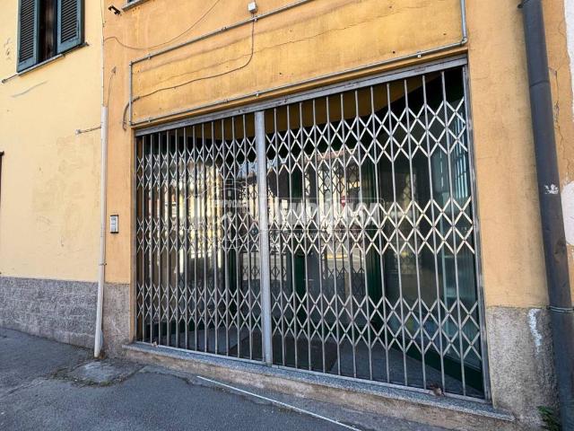 Locale Commerciale in vendita a Senna Comasco, Lombardia