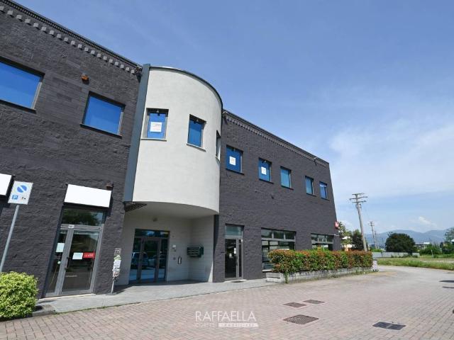 Locale Commerciale in vendita a Seriate, Lombardia