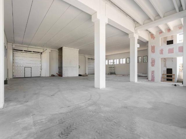 Locale Commerciale in vendita a Seriate, Lombardia