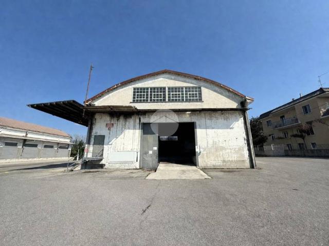 Locale Commerciale in vendita a Paderno, Seriate