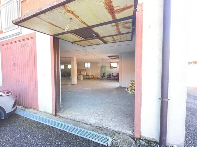 Locale Commerciale in vendita a Seriate, Lombardia