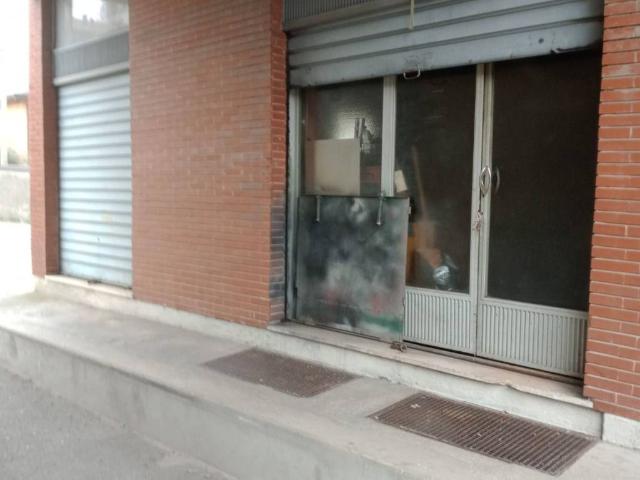 Locale Commerciale in vendita a Paderno, Seriate