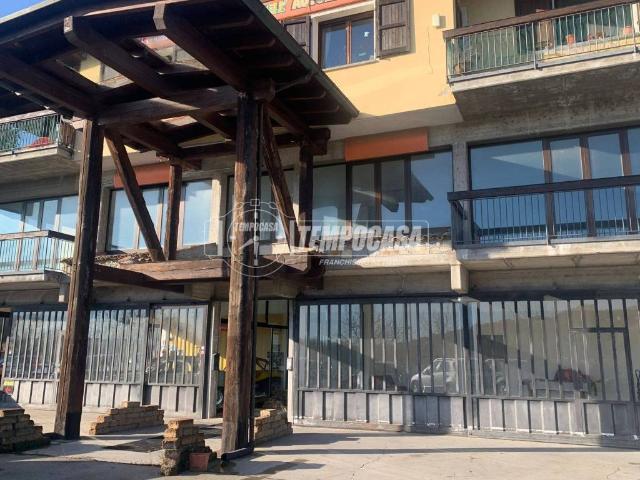 Locale Commerciale in vendita a Unione dei comuni del Frignano, Serramazzoni