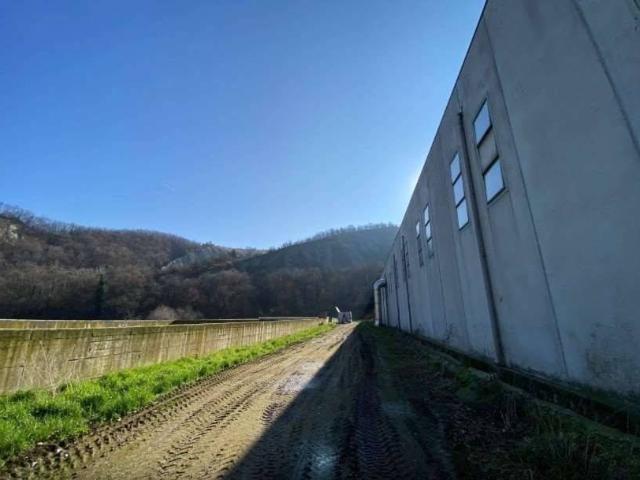 Locale Commerciale in vendita a Serramazzoni, Modena