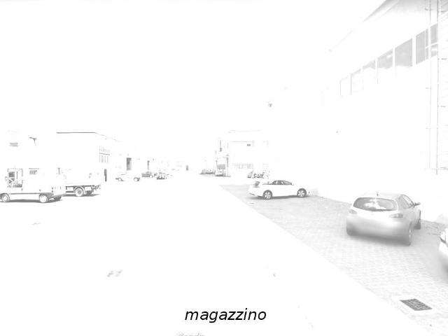 Locale Commerciale in vendita a Serravalle Pistoiese, Toscana