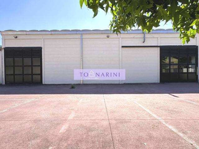 Locale Commerciale in vendita a Serravalle Pistoiese, Toscana