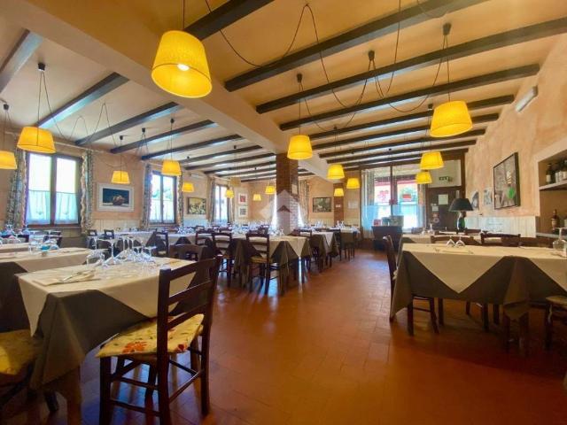 Locale Commerciale in vendita a Serravalle Pistoiese, Toscana