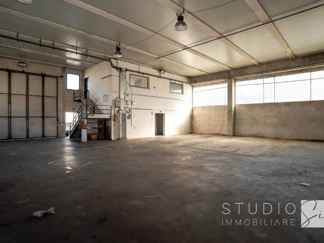 Locale Commerciale in vendita a Cantagrillo, Serravalle Pistoiese