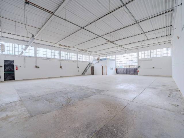 Locale Commerciale in vendita a Serravalle Pistoiese, Toscana