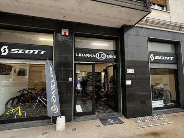 Locale Commerciale in vendita a Piemonte, Alessandria