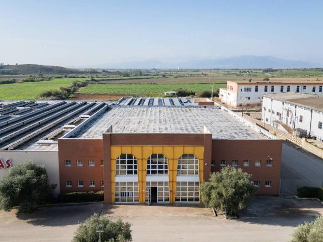 Locale Commerciale in vendita a Serrenti, Sardigna/Sardegna