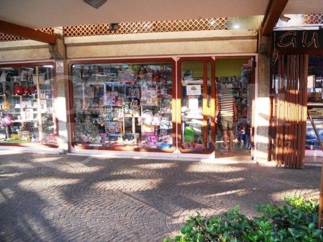 Locale Commerciale in vendita a Sessa Aurunca, Campania