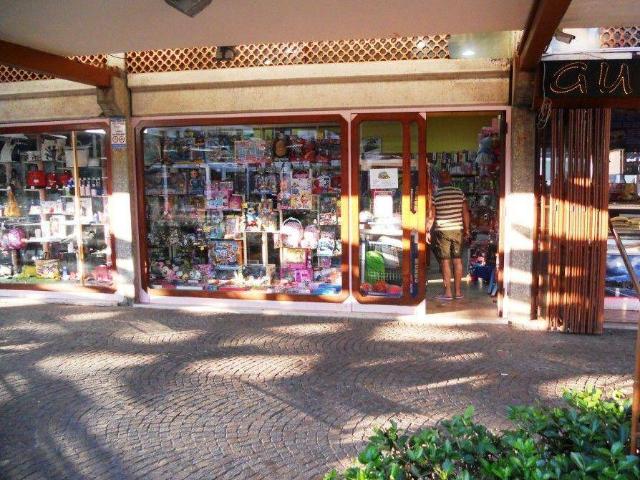 Locale Commerciale in vendita a Sessa Aurunca, Campania
