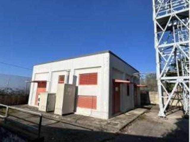 Locale Commerciale in vendita a Sessa Aurunca, Campania