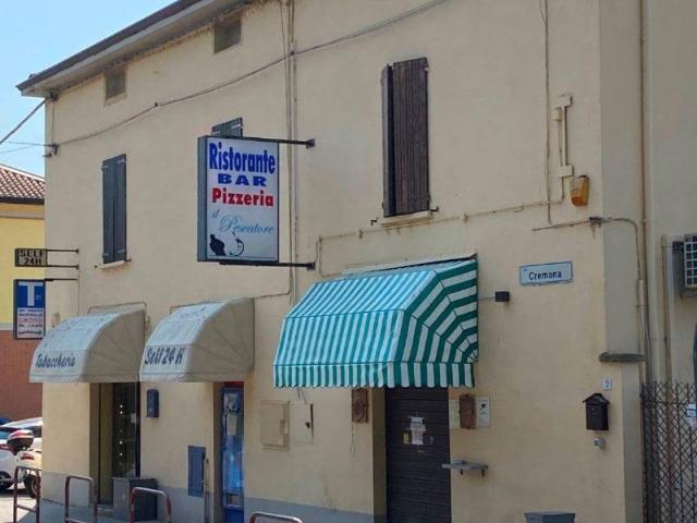 Locale Commerciale in vendita a Sesto Ed Uniti, Lombardia