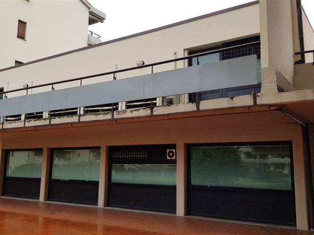 Locale Commerciale in vendita a Padule, Sesto Fiorentino